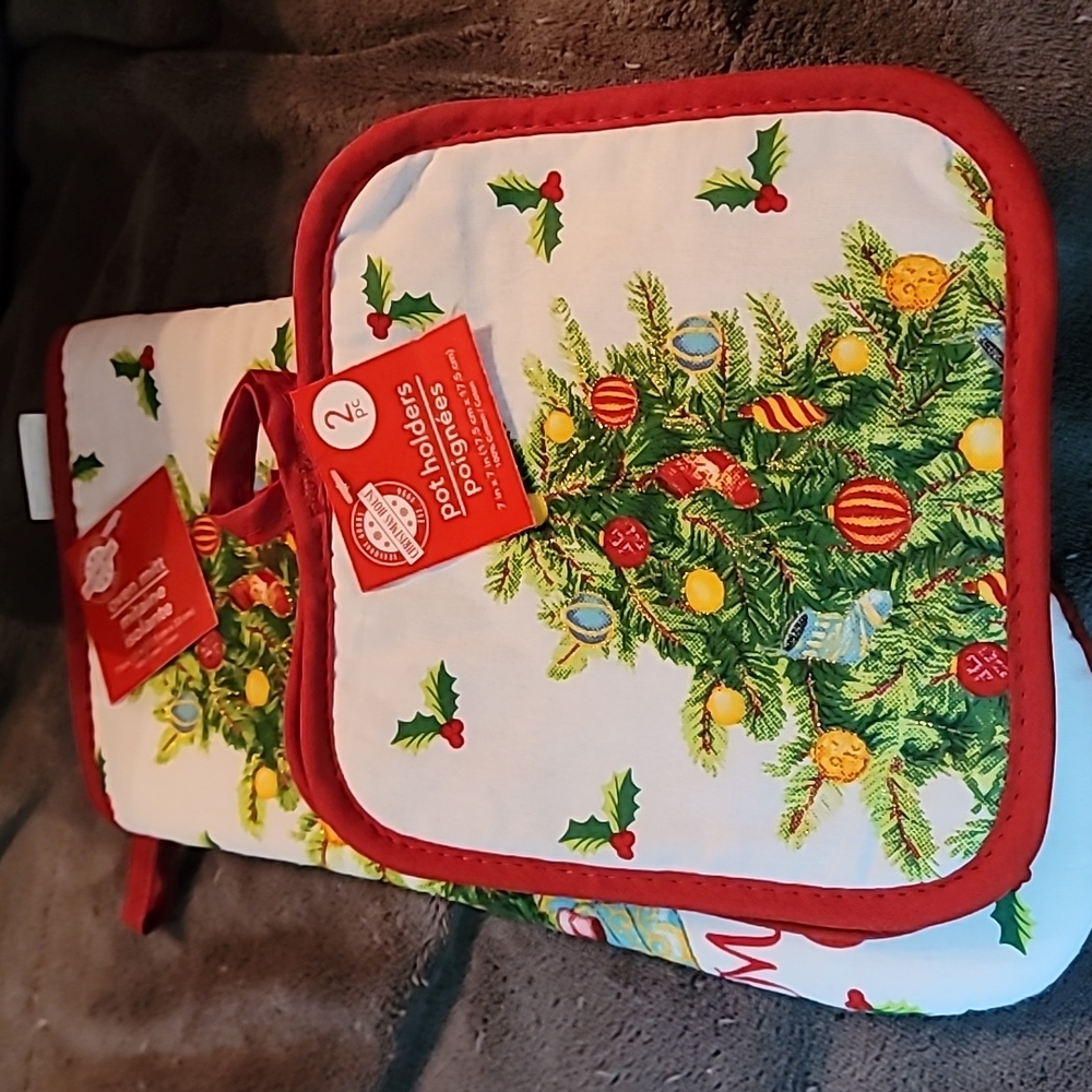 Christmas 2pc Pot Holders and Oven Mitt